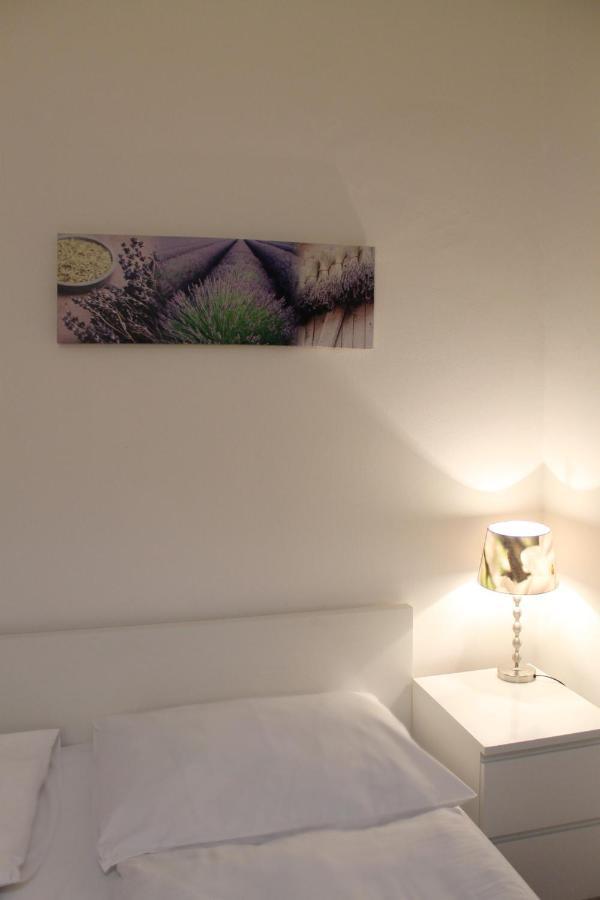 Modern Ve Smeckach 28 * Praha