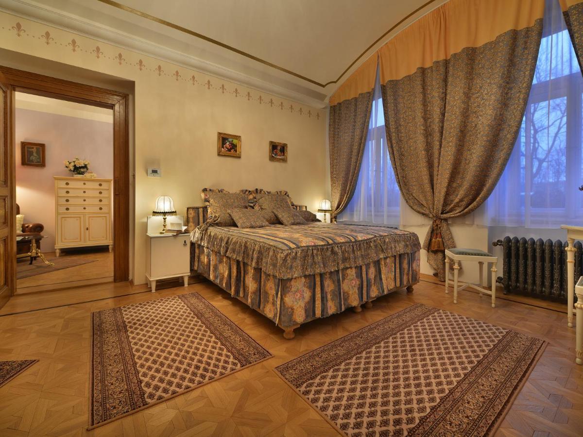 Luxurious Near River In Cezch Republic Apartment Prag