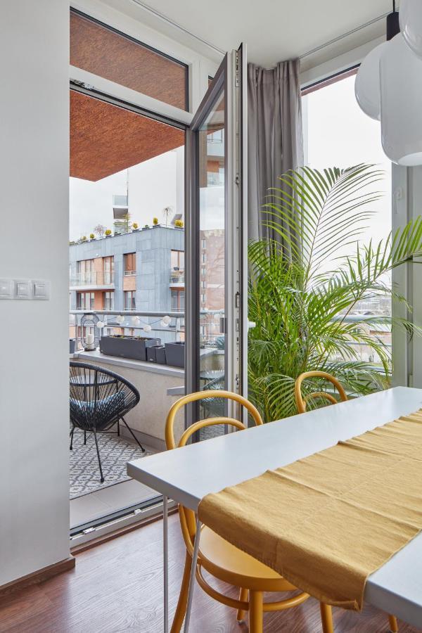 Lägenhet Days - Bright Interior - Free Parking - Spacious Layout *