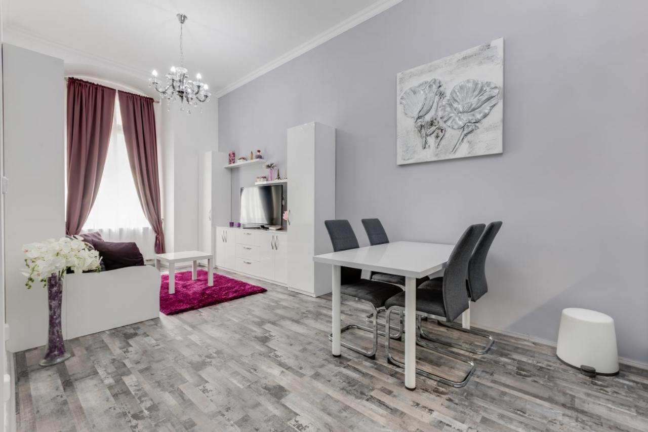 Thunovska 10 * Prag