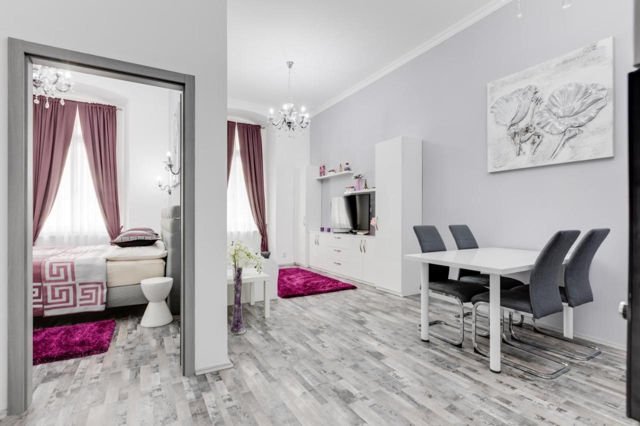 Thunovska 10 *