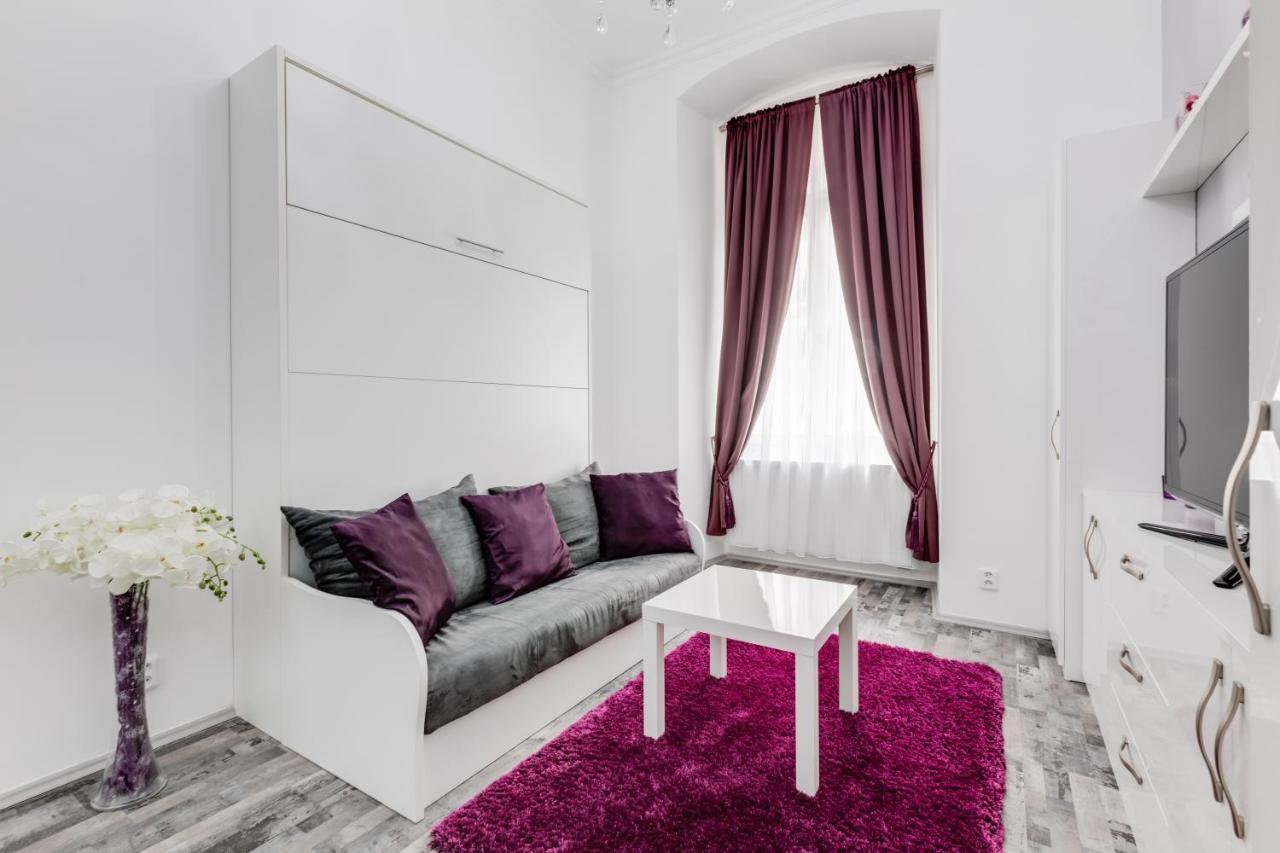 Thunovska 10 *