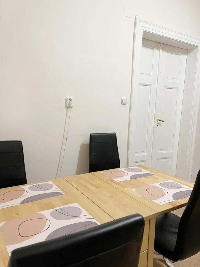 Modern Krakovska Apartment *