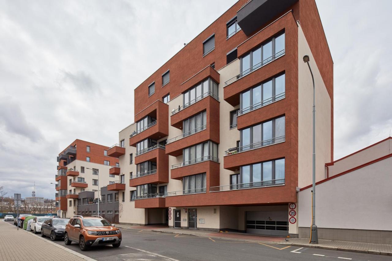 Days - Bright Interior - Free Parking - Spacious Layout Lägenhet *