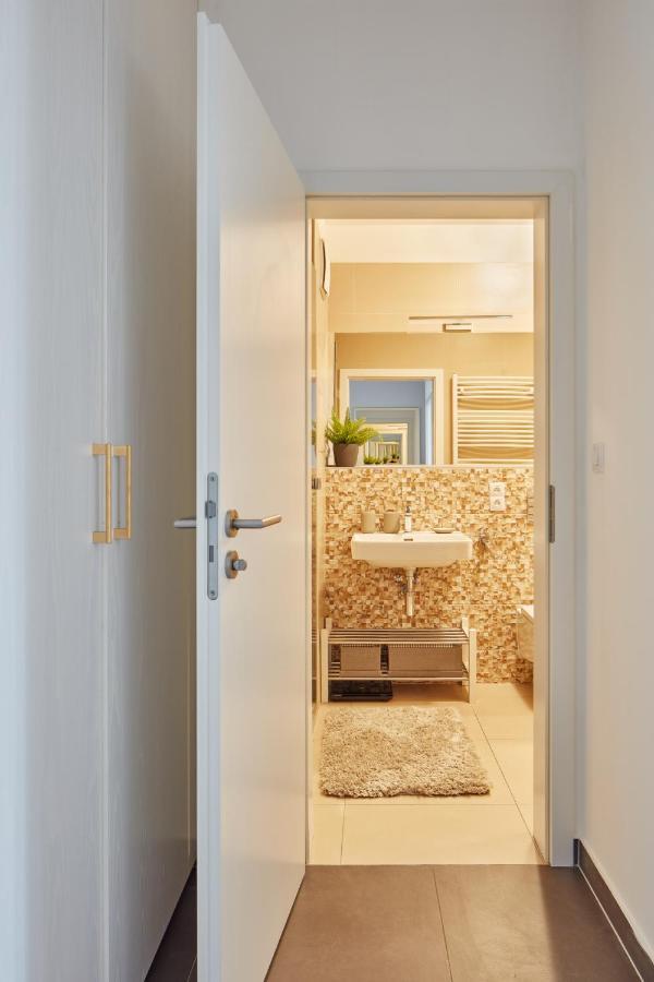 Days - Bright Interior - Free Parking - Spacious Layout