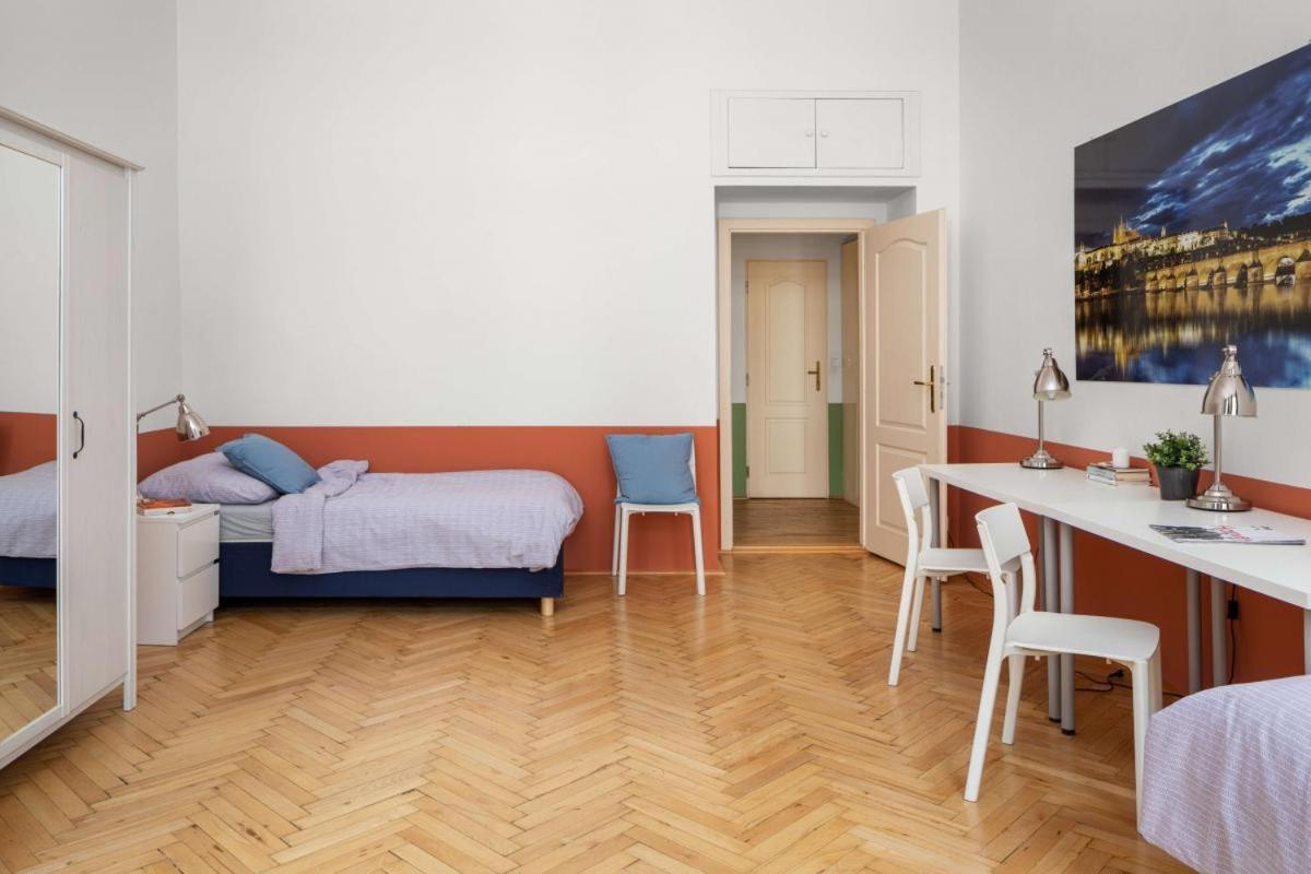 Letna Apartment *