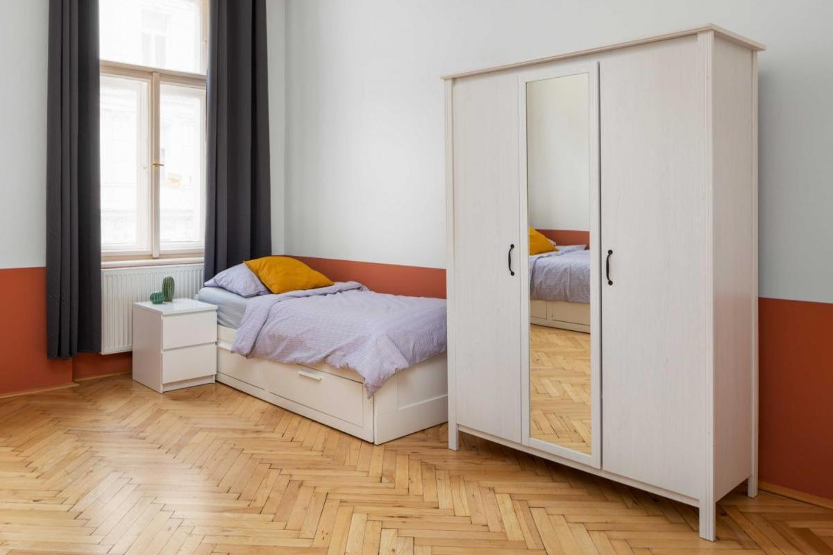 Letna Apartment *