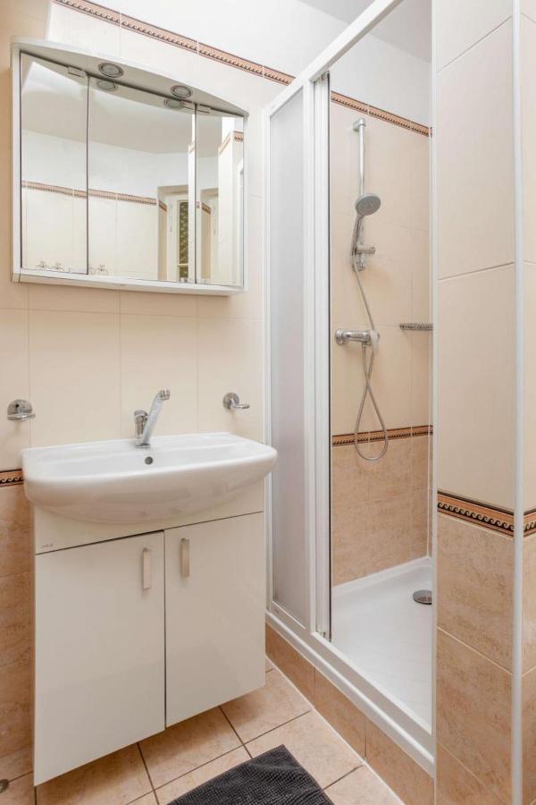 Apartment Letna *