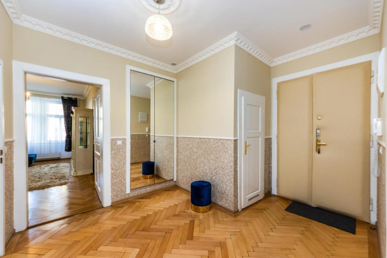 Prostorny Tripokojovy Apartman U Nabrezi Vltavy Lejlighed *