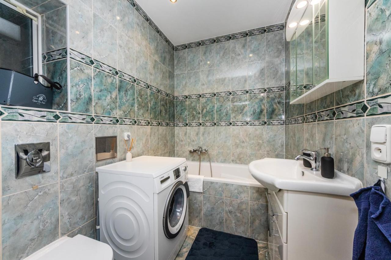 Prostorny Tripokojovy Apartman U Nabrezi Vltavy