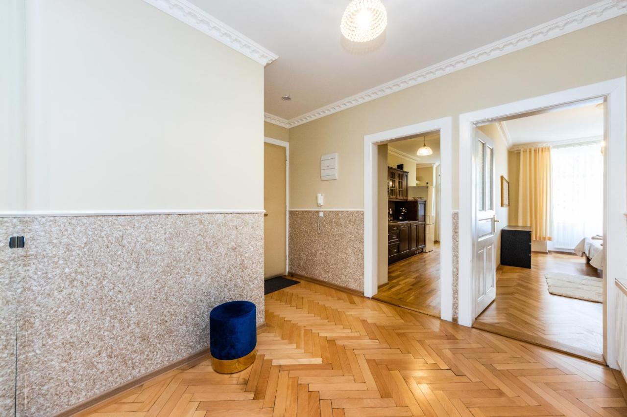 Prostorny Tripokojovy Apartman U Nabrezi Vltavy Prag