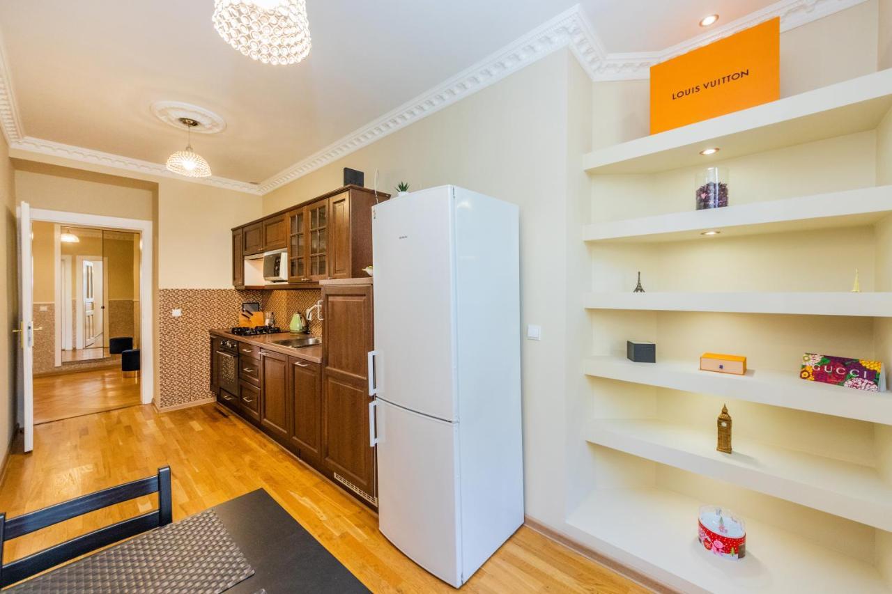 Prostorny Tripokojovy Apartman U Nabrezi Vltavy