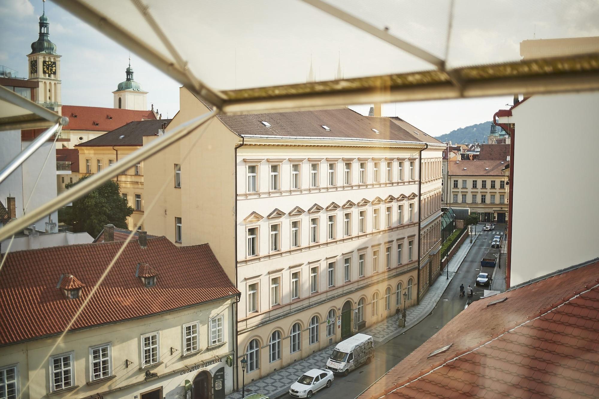 Josef Hotel