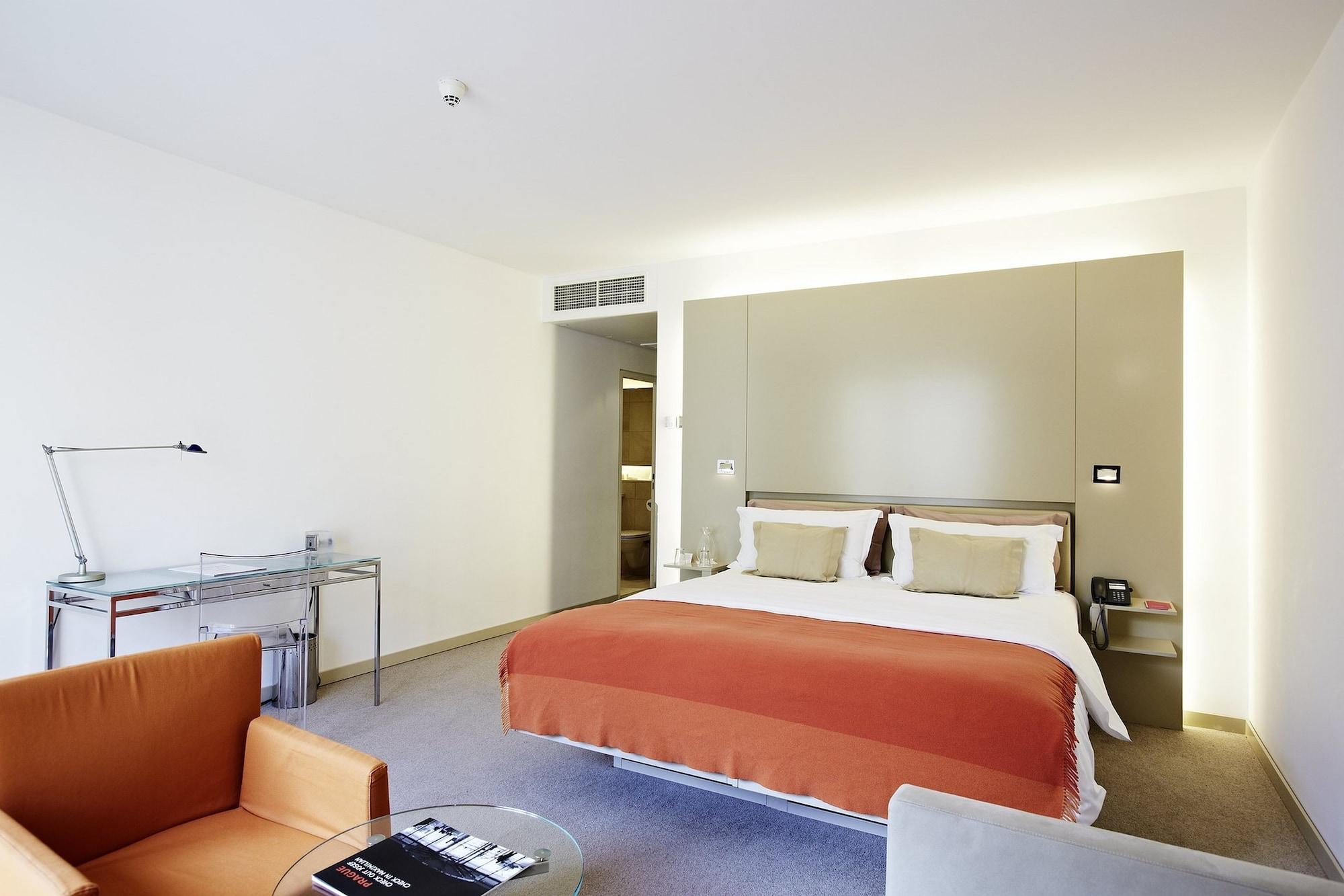 Josef Hotel 4*