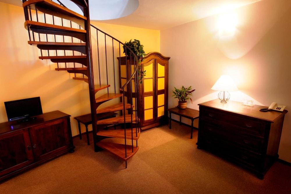 U Kříže Hotel 3*