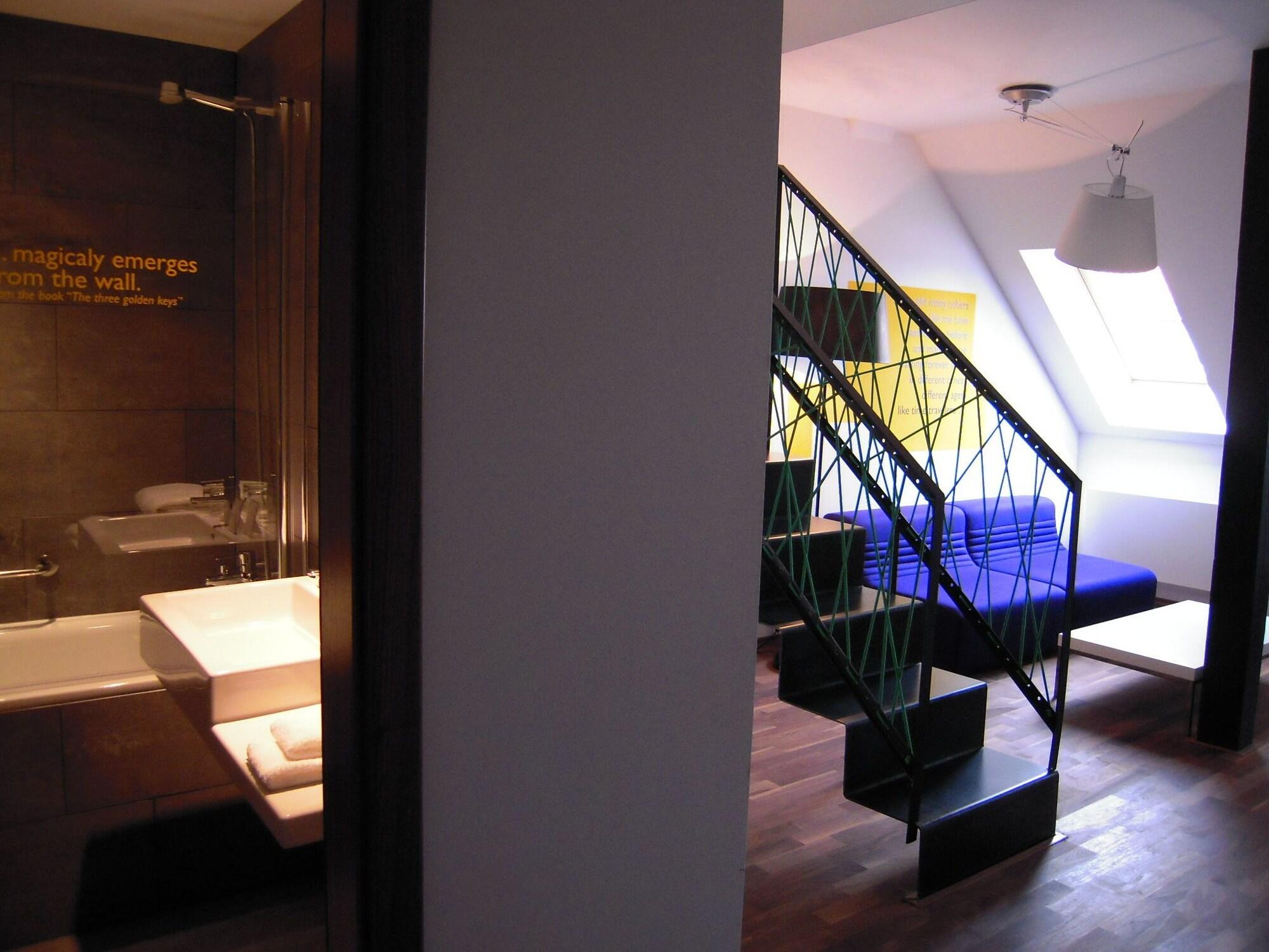 Moods Boutique Hotel 4*