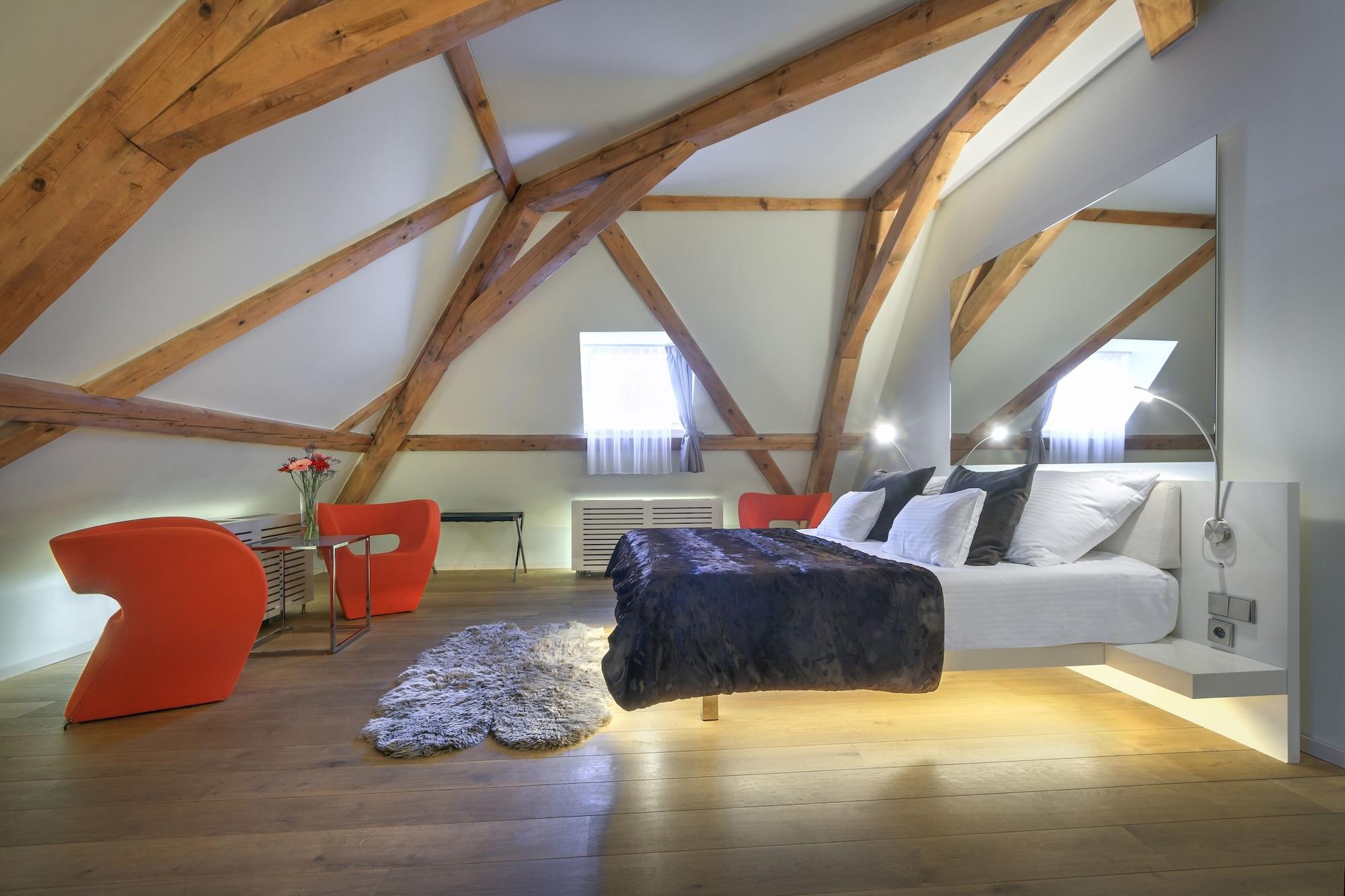 Three Storks Hotel