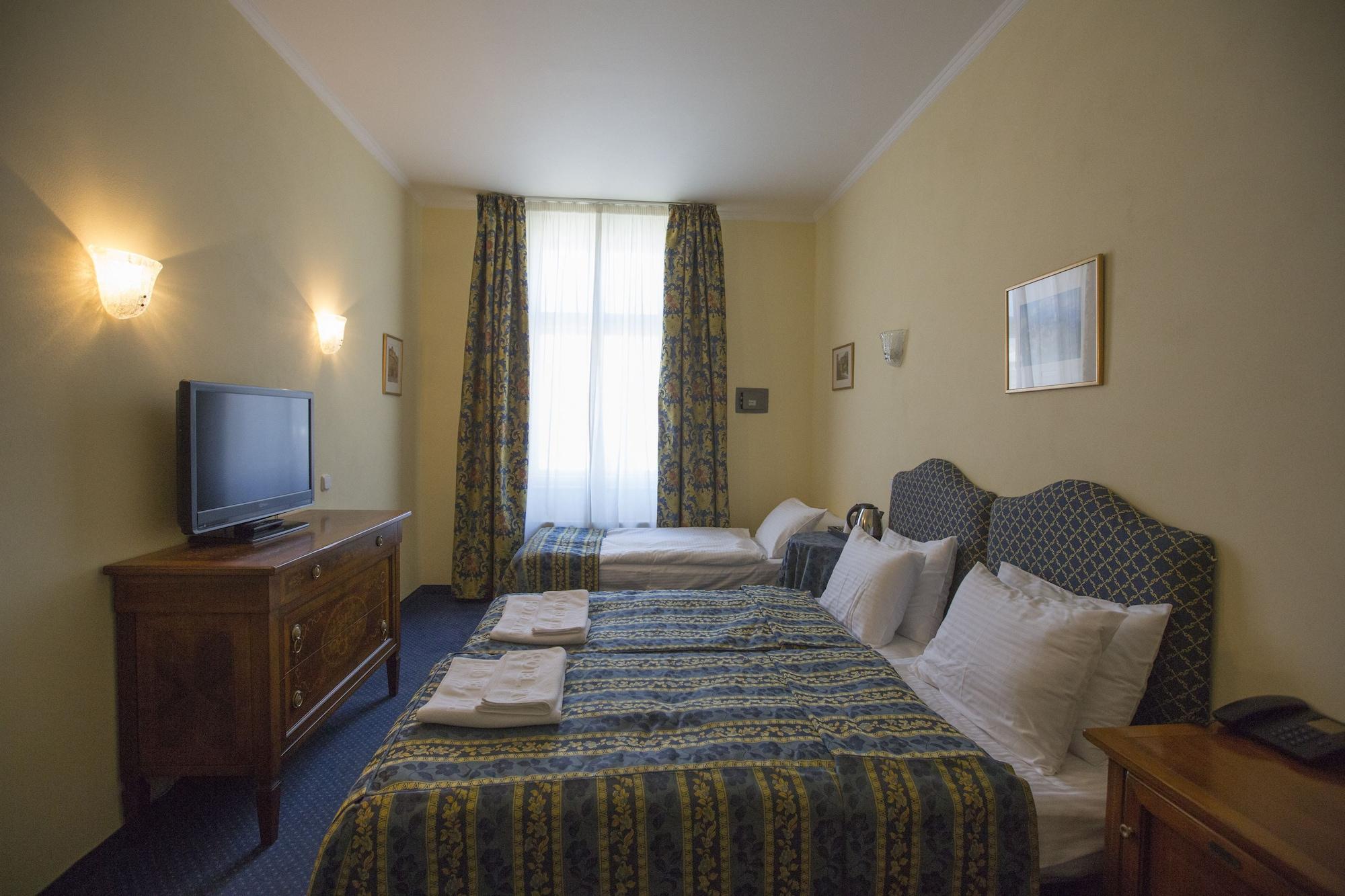 Hotell Tyl 4*