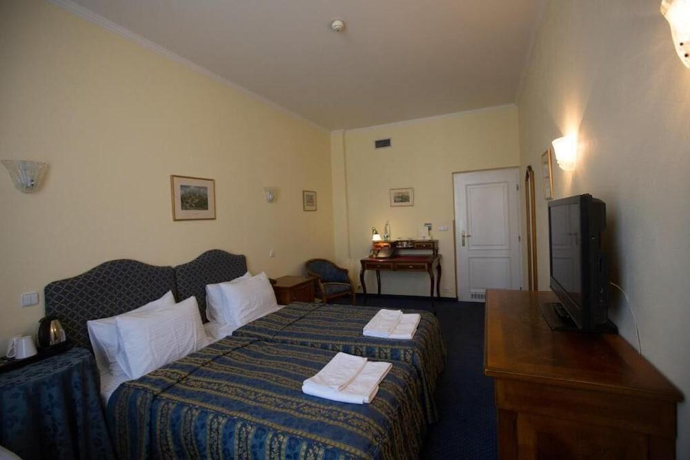 Hotell Tyl 4*