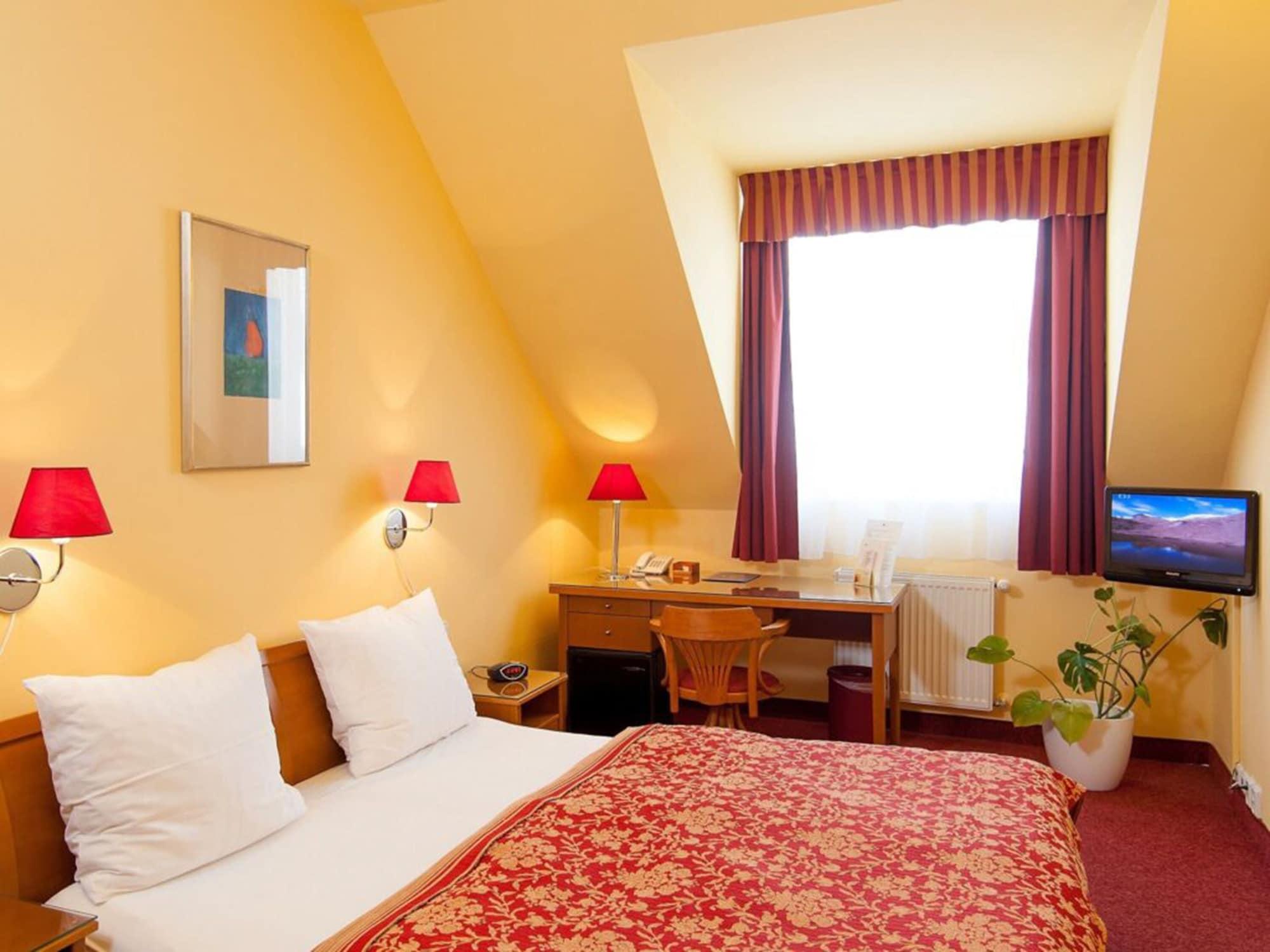 Cloister 3* Praha