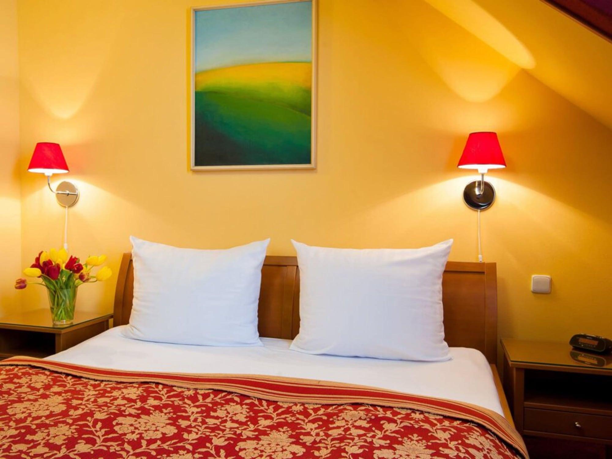 Cloister Hotell