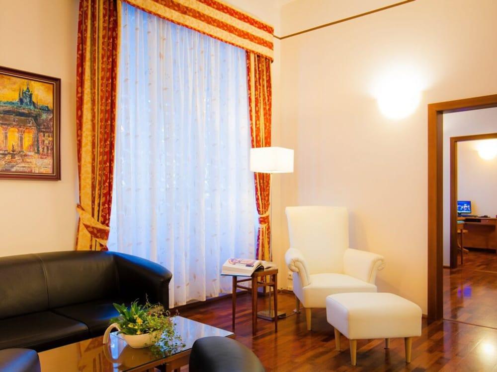 Cloister Hotell 3*