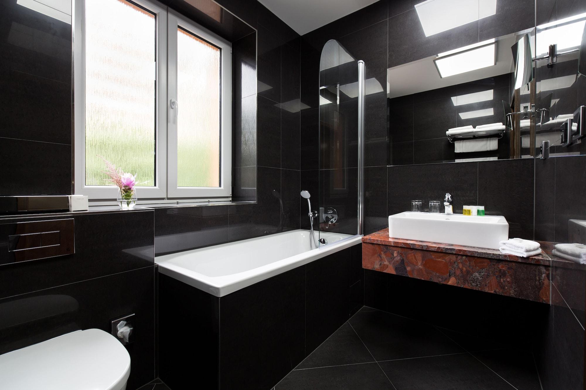 Selsky Dvur - Bohemian Village Courtyard Hotel