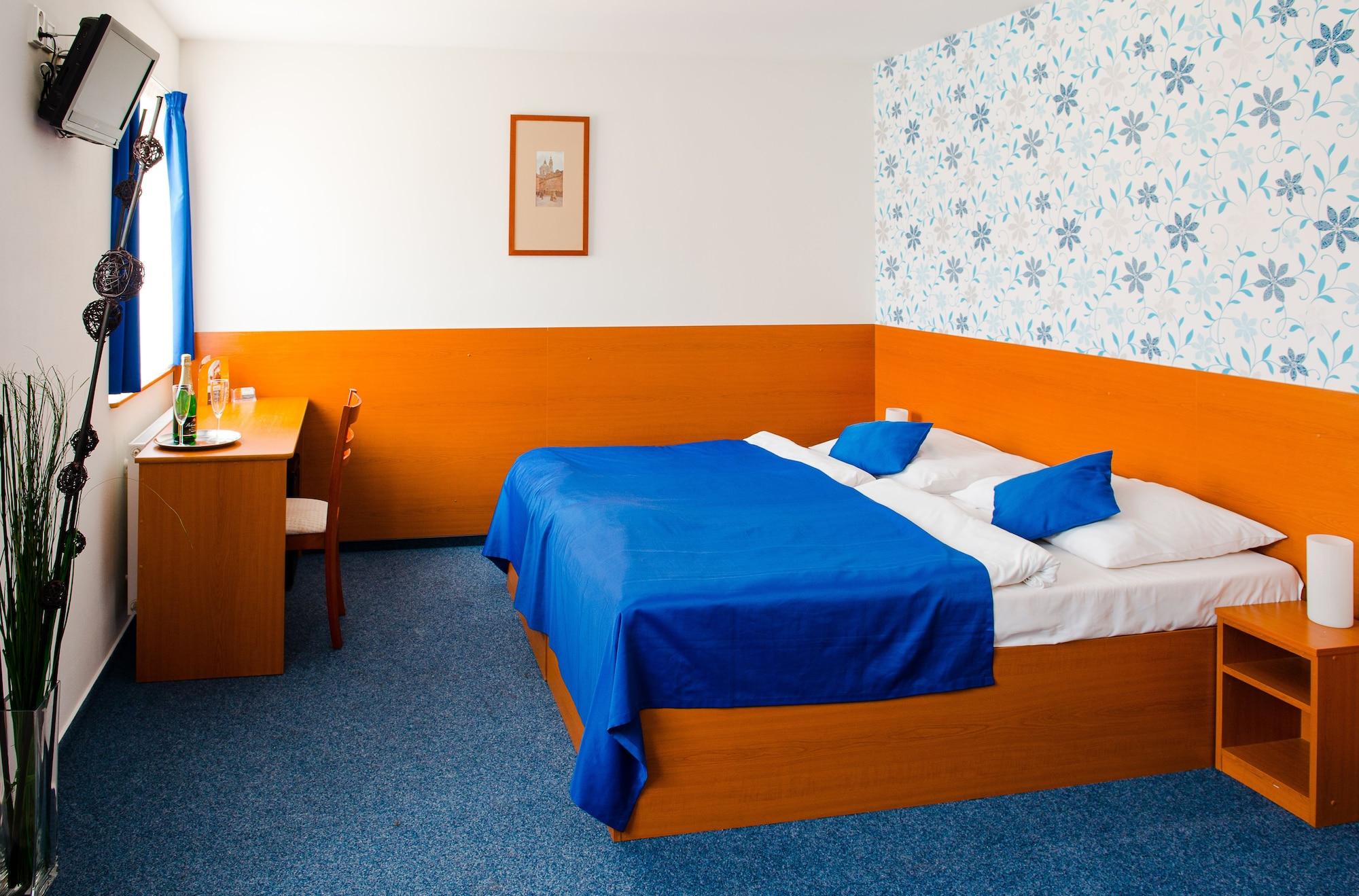 Hotell Adeba