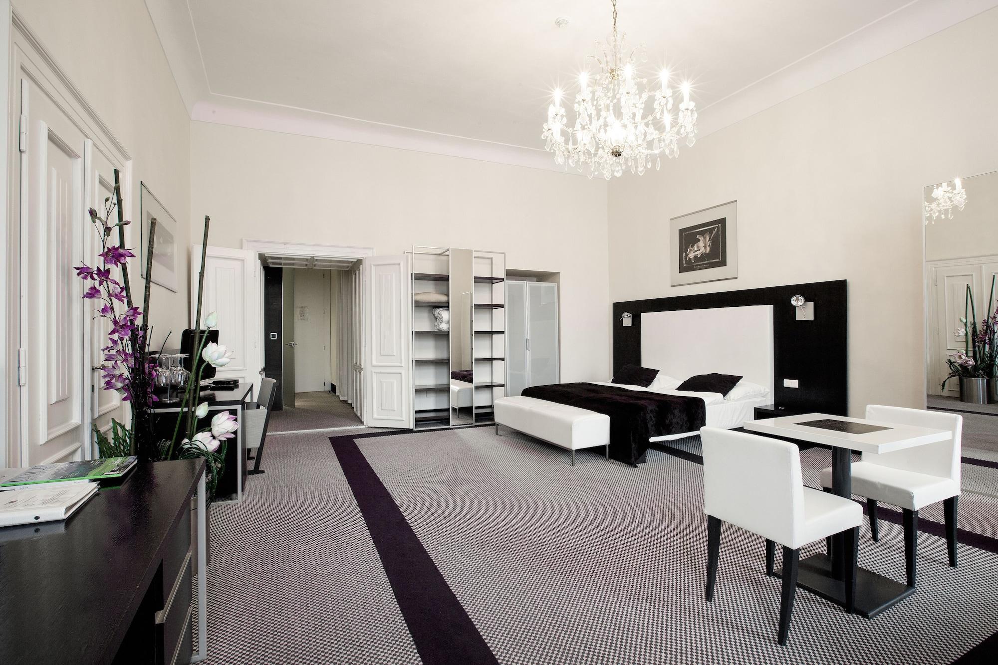 Old Town Square By Emblem Aparthotel Praha