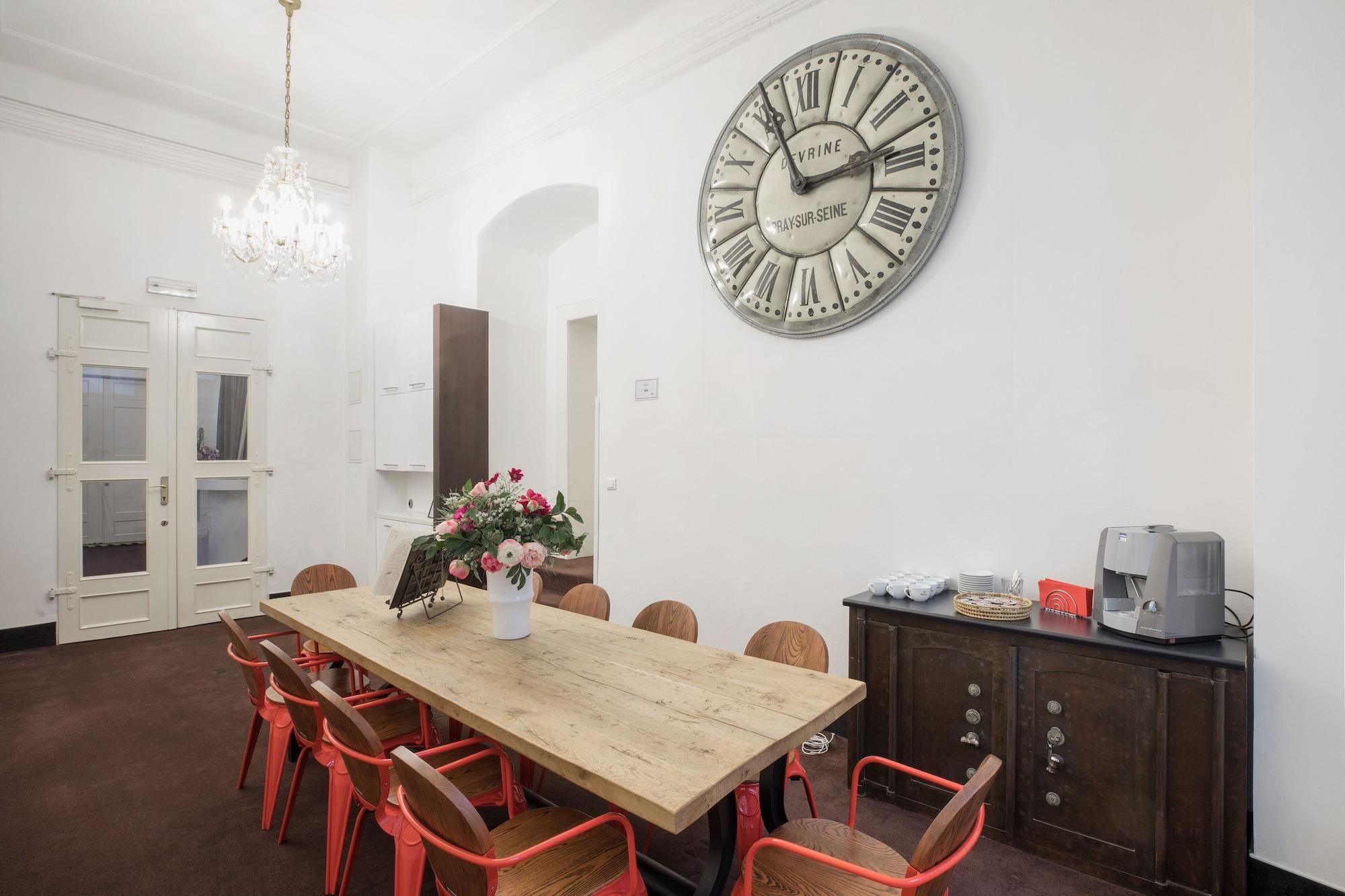 Old Town Square By Emblem Aparthotel Praha