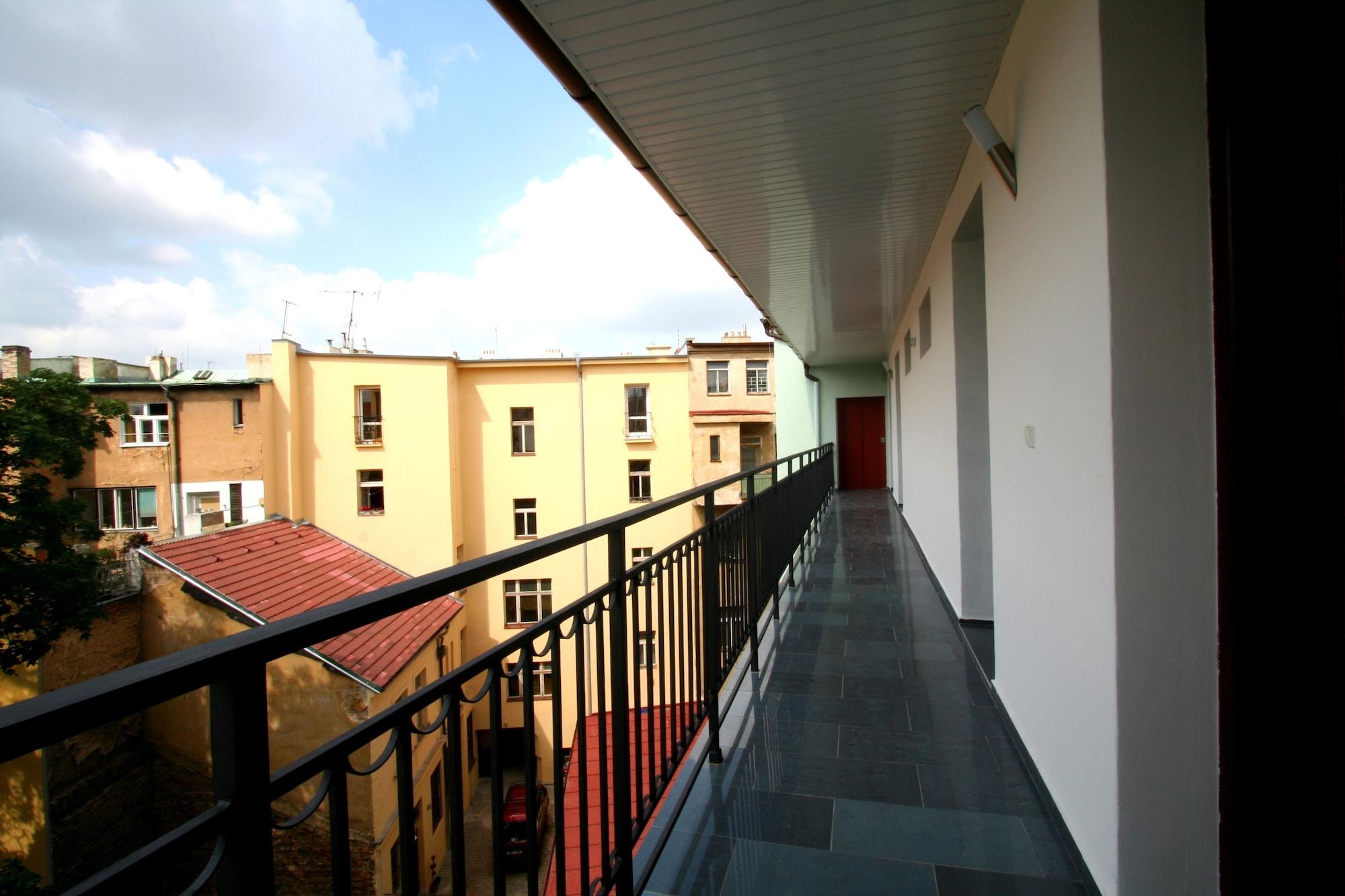 Susa Aparthotel 3*