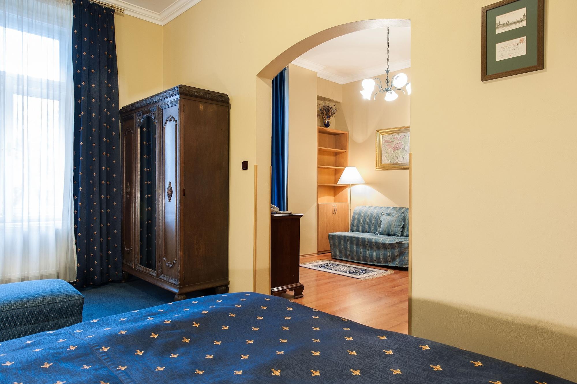 Bohemia Plaza 4*