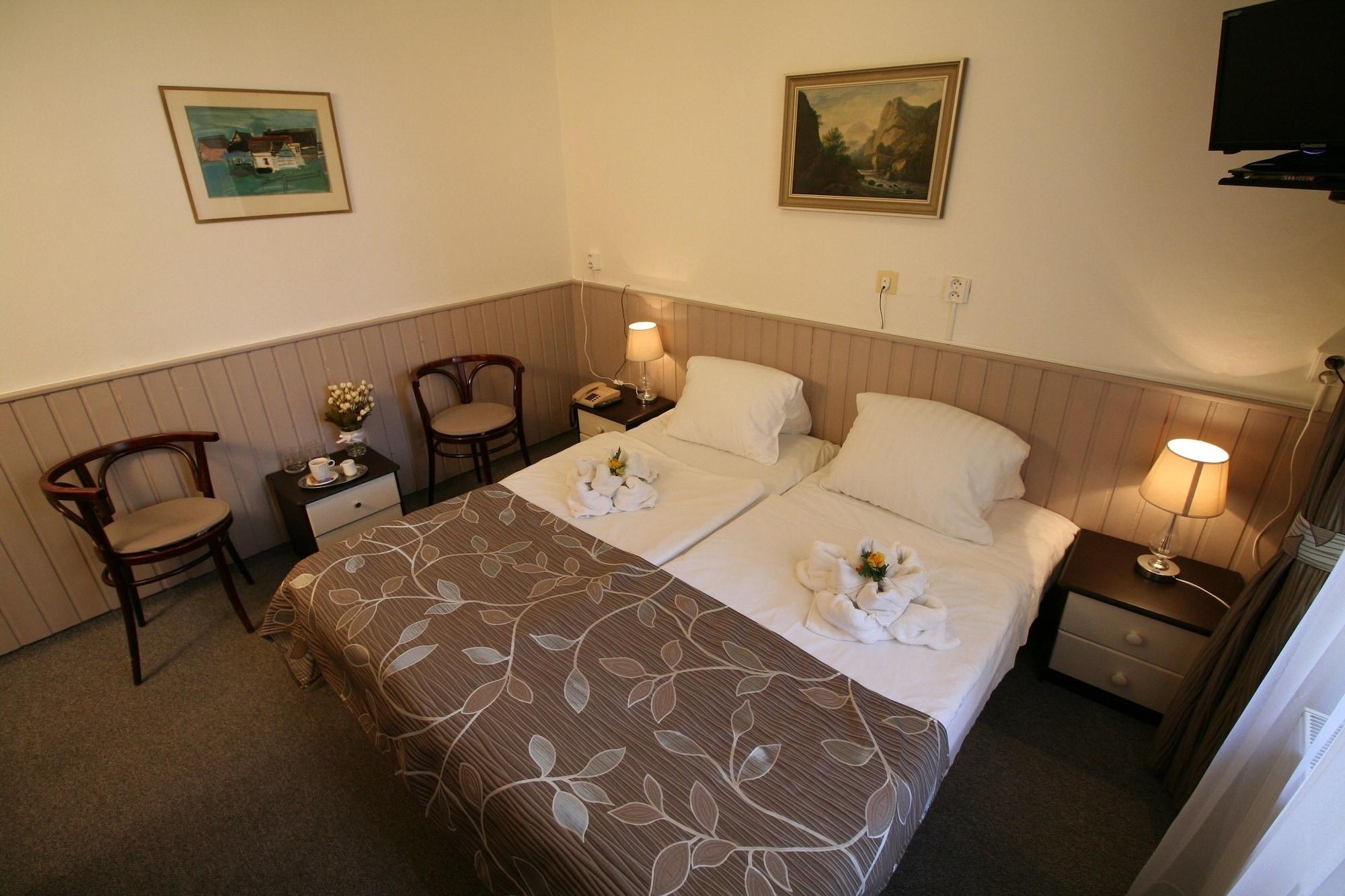 Hotel Anette 3*