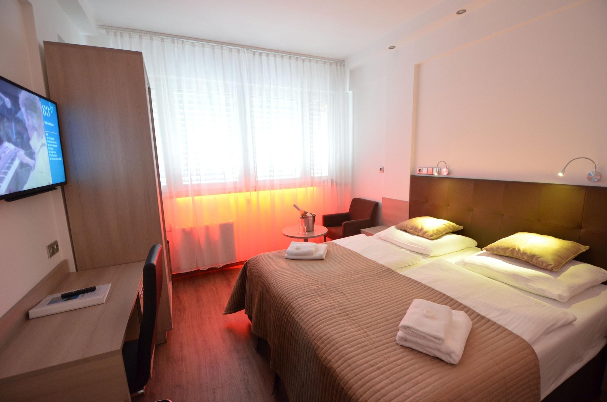 Hotel Aura Design&garden Pool