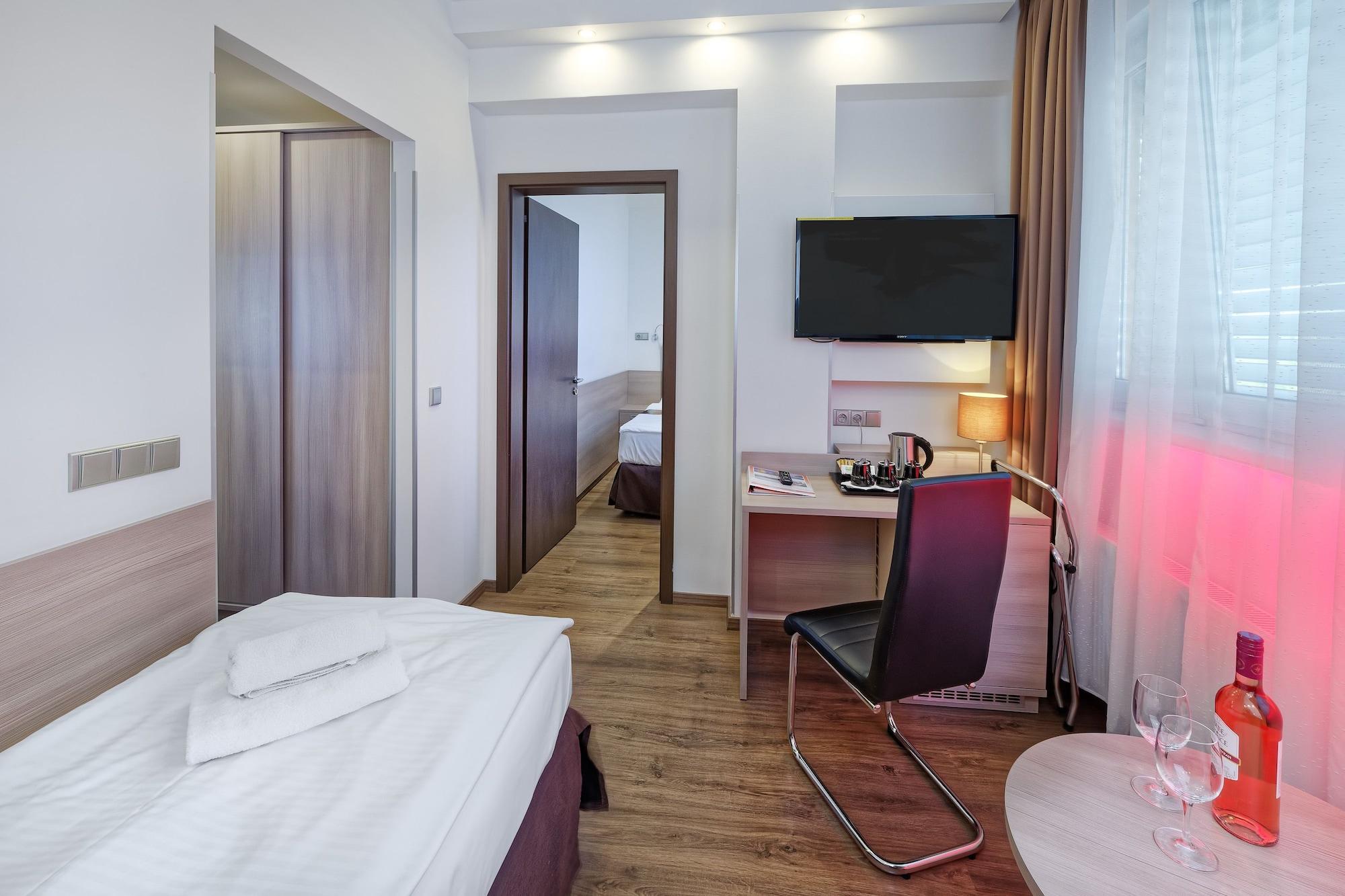 Hotel Aura Design&garden Pool 3*