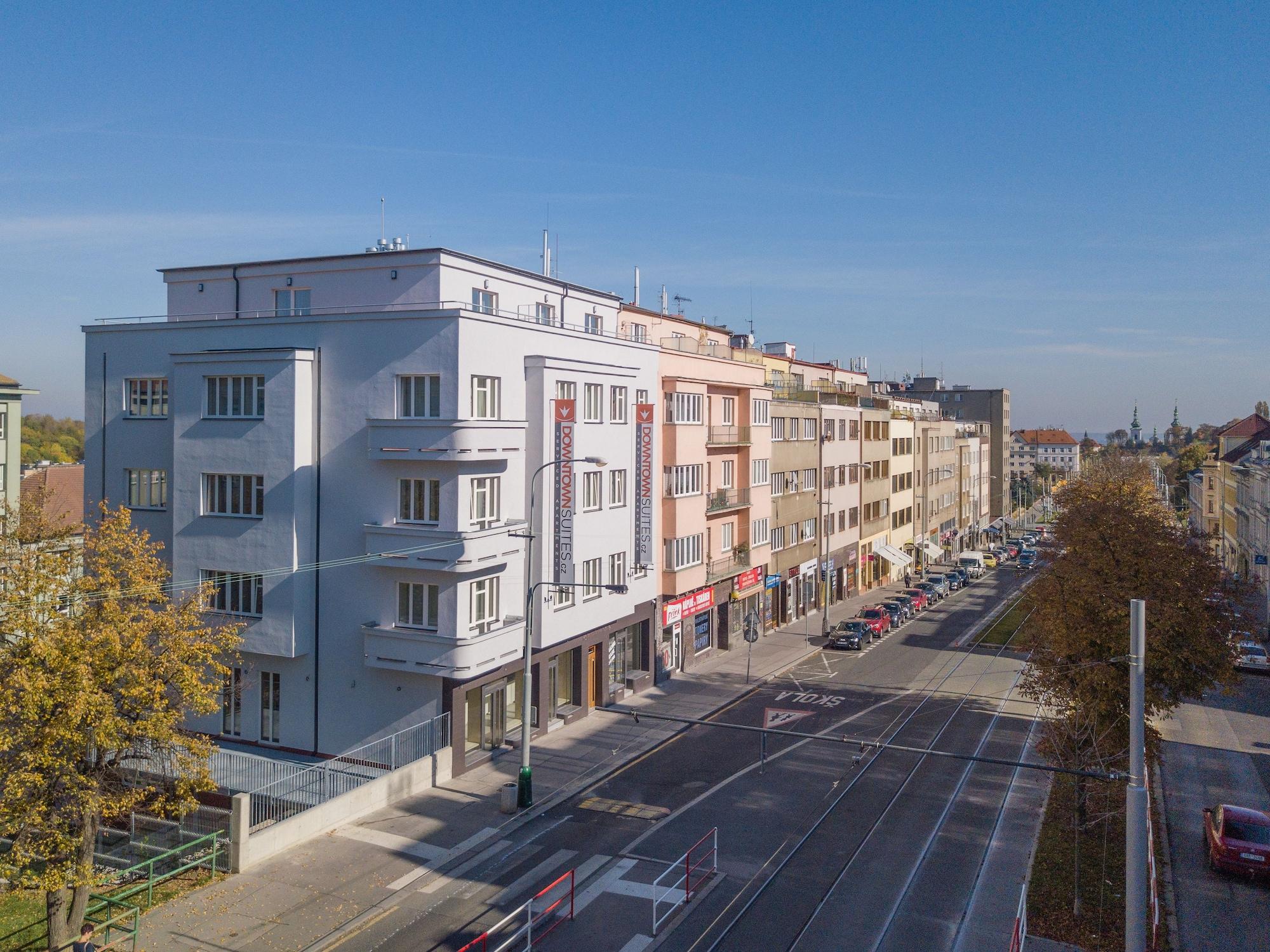 Downtown Belohorska Apartment *