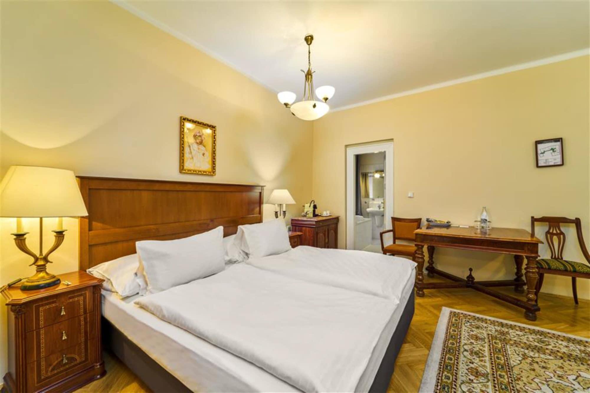 Josephine Old Town Square - Czech Leading Hotel Prag