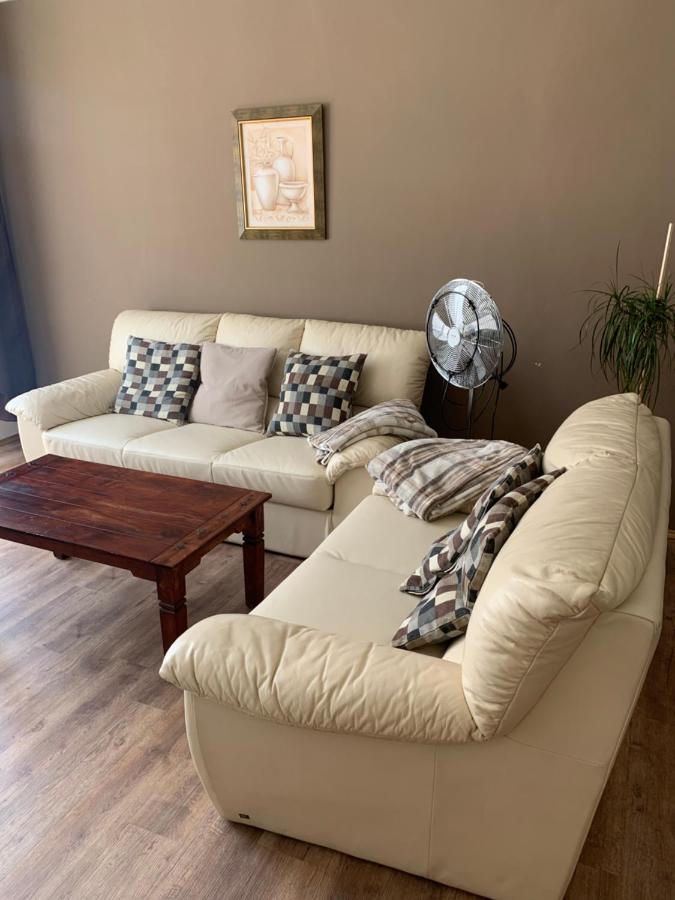 Apartment Anenska By Charles Bridge 2 *