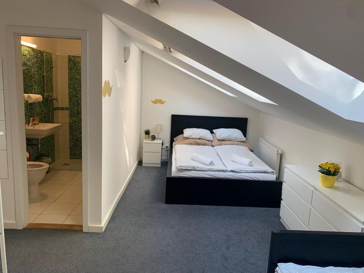 Little Tom Apartment *