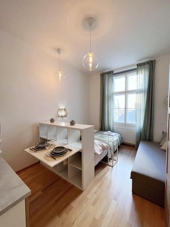 Lägenhet Tyrsova Design *