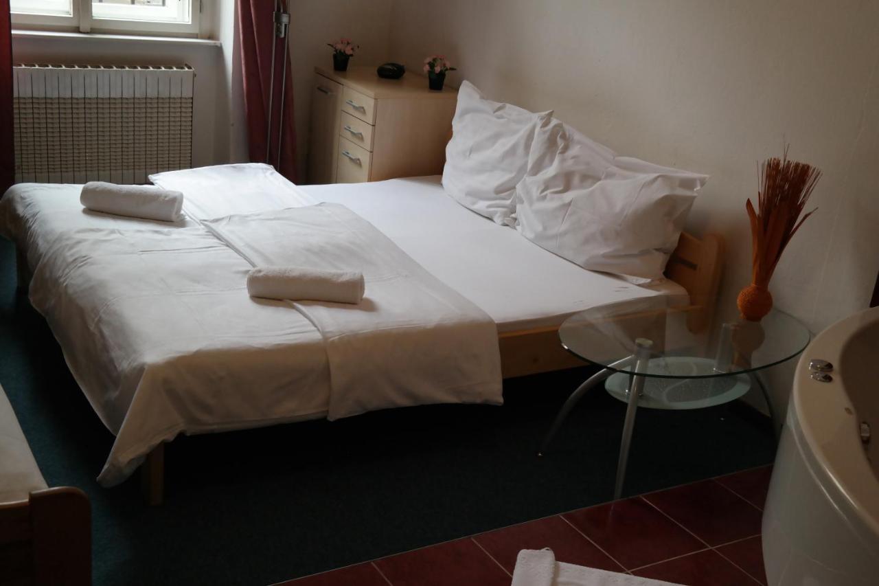 Club Bed & Breakfast