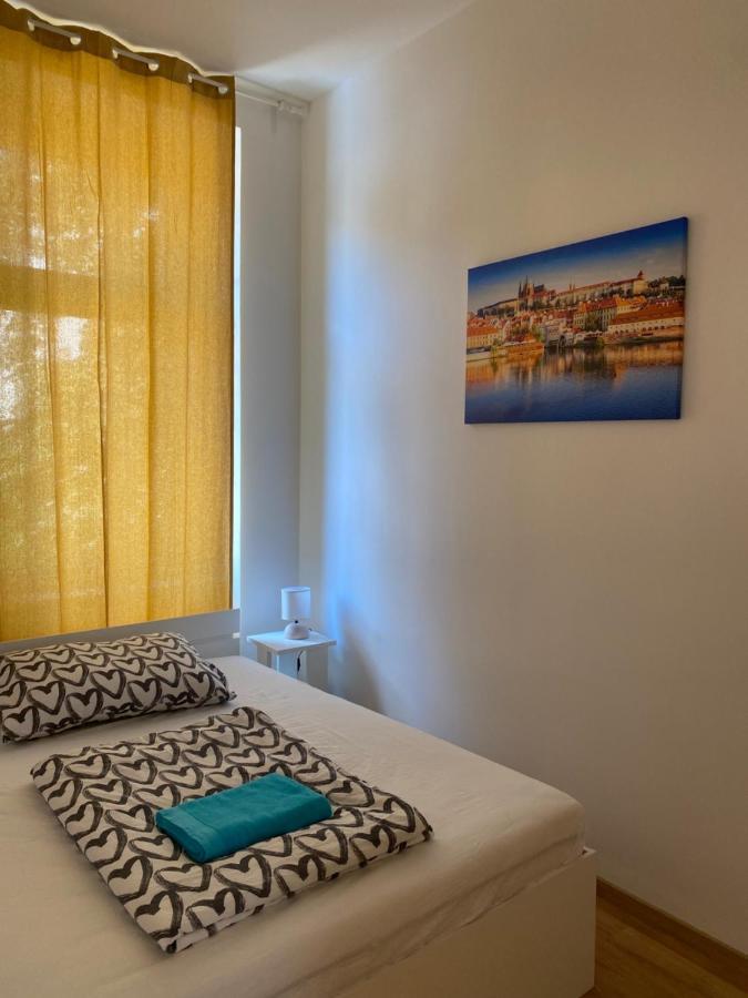 Designed Next To Vaclav Square With Terrace And Private Garage Apartment Prag