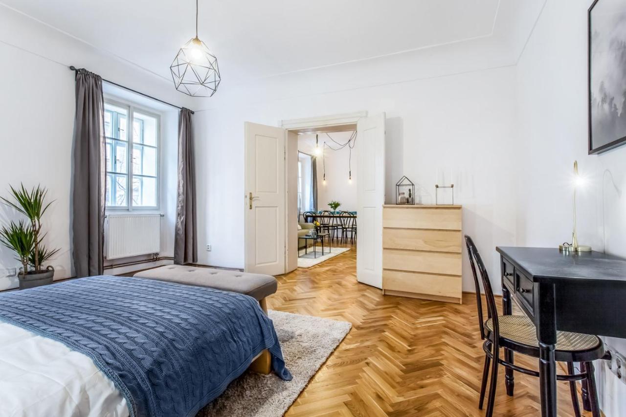 Lejlighed Old Town 2 Bdr Apartment, Free Coffee *