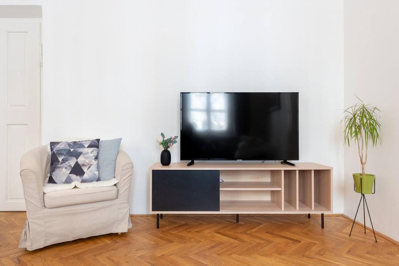 Lejlighed Old Town 2 Bdr Apartment, Free Coffee *