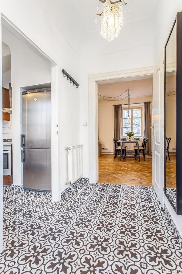 Lejlighed Old Town 2 Bdr Apartment, Free Coffee *