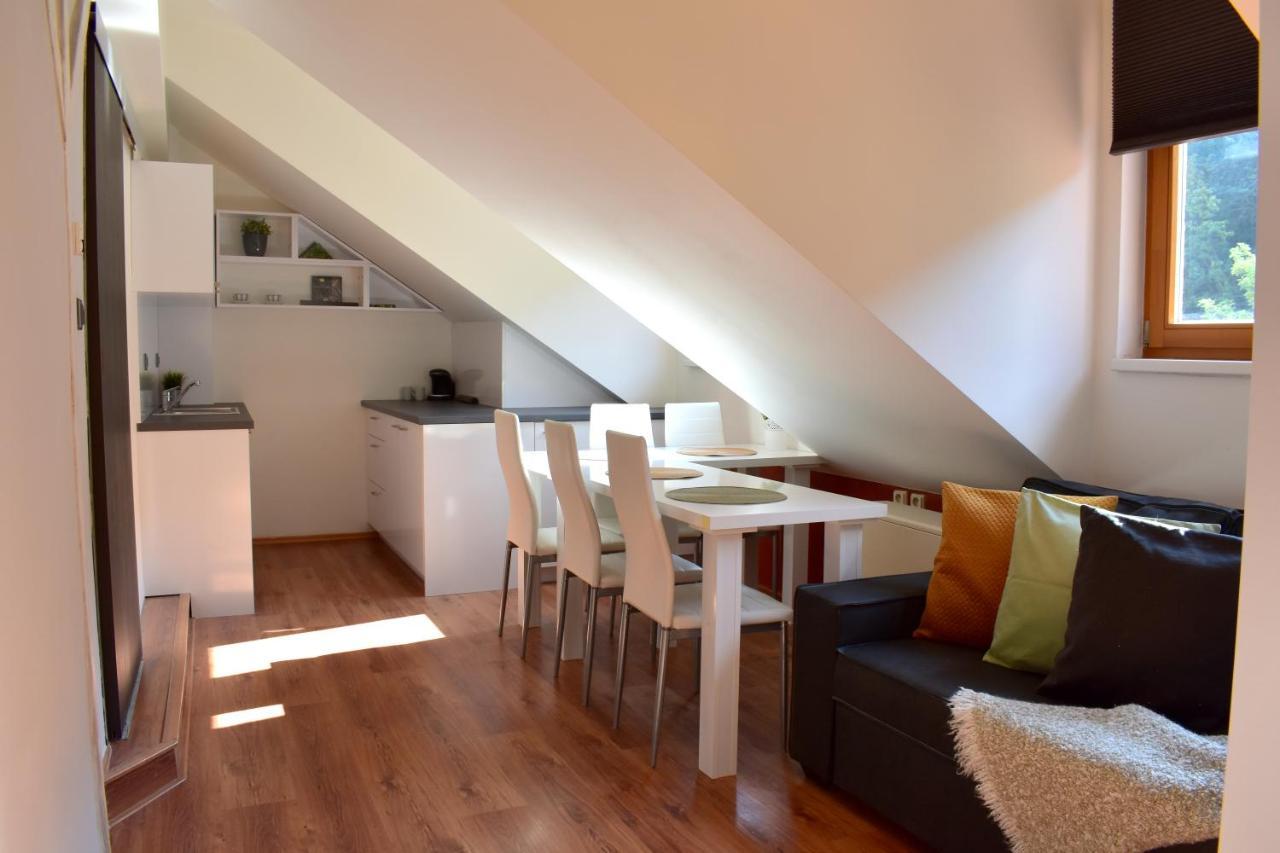 Lägenhet New Rooftop With Private Wellness, Sauna & Whirlpool Bath Prag