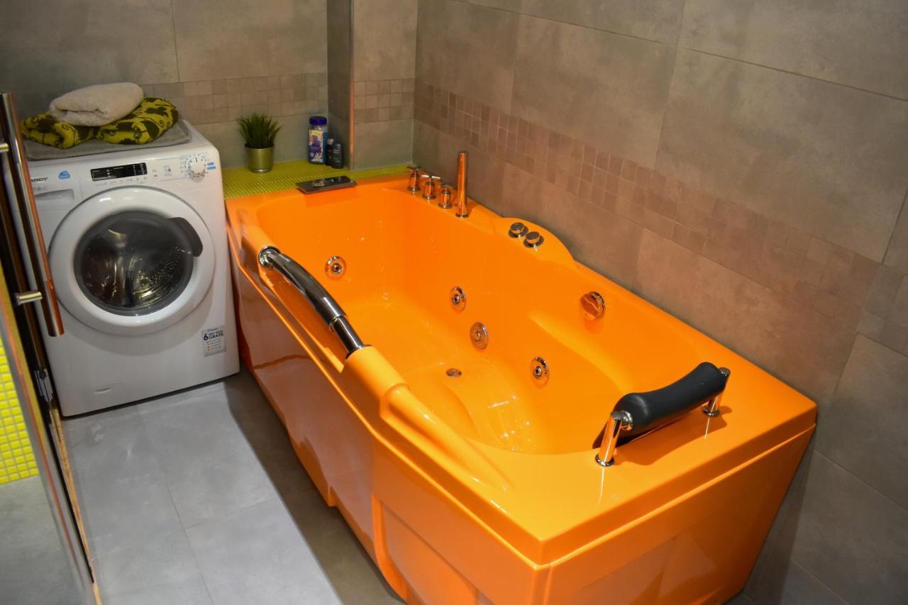Lägenhet New Rooftop With Private Wellness, Sauna & Whirlpool Bath