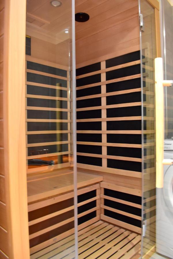 Lägenhet New Rooftop With Private Wellness, Sauna & Whirlpool Bath *