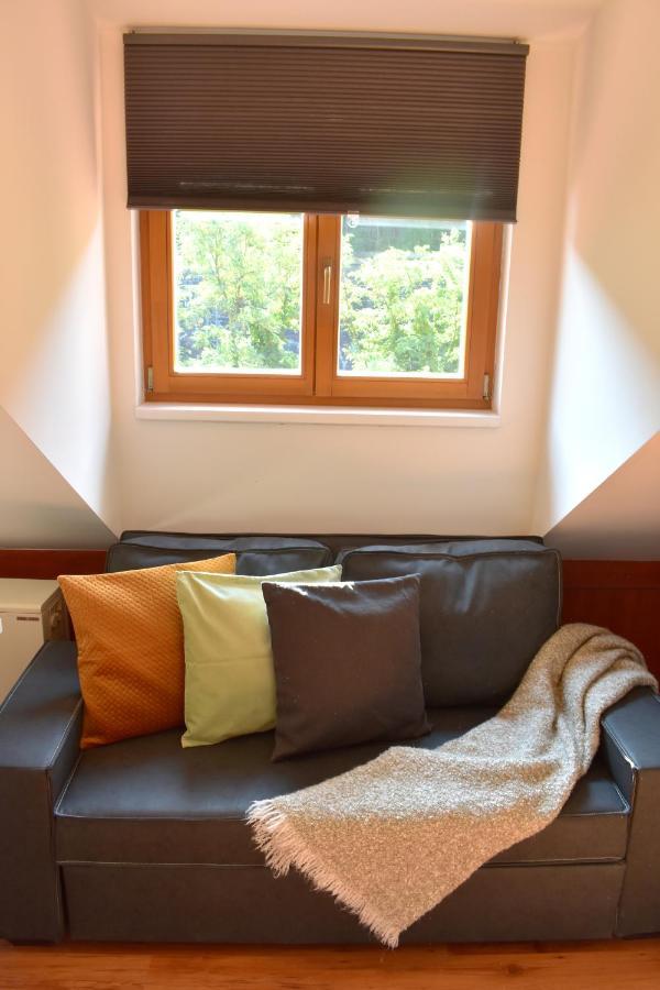 New Rooftop With Private Wellness, Sauna & Whirlpool Bath *