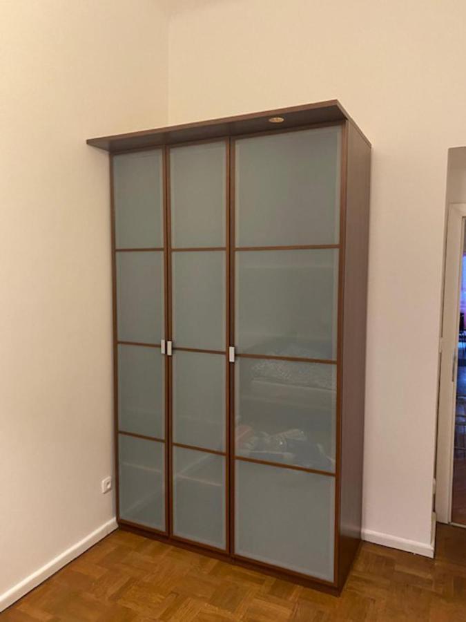 Large 3 Bedroom Family With Balcony Apartment *